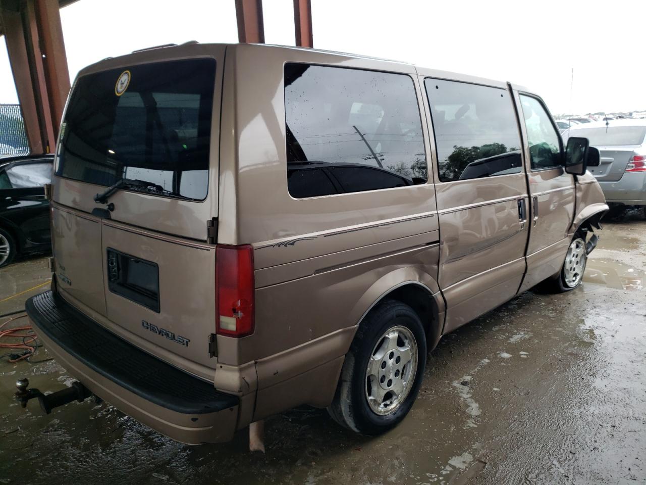Photo 4 from auction – 2004 CHEVROLET ASTRO with VIN 1GNDM19X34B110795