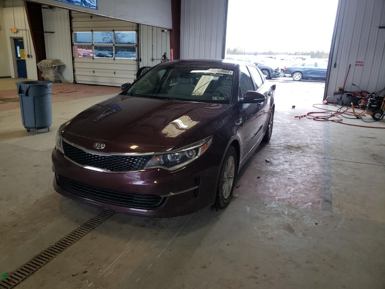 Photo 2 from auction – 2016 KIA OPTIMA LX with VIN 5XXGT4L36GG100941