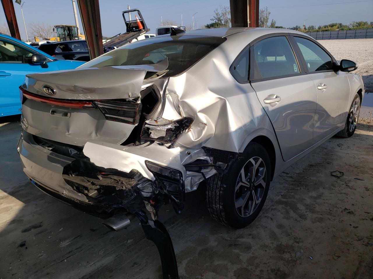 Photo 4 from auction – 2021 KIA FORTE FE with VIN 3KPF24AD4ME331920