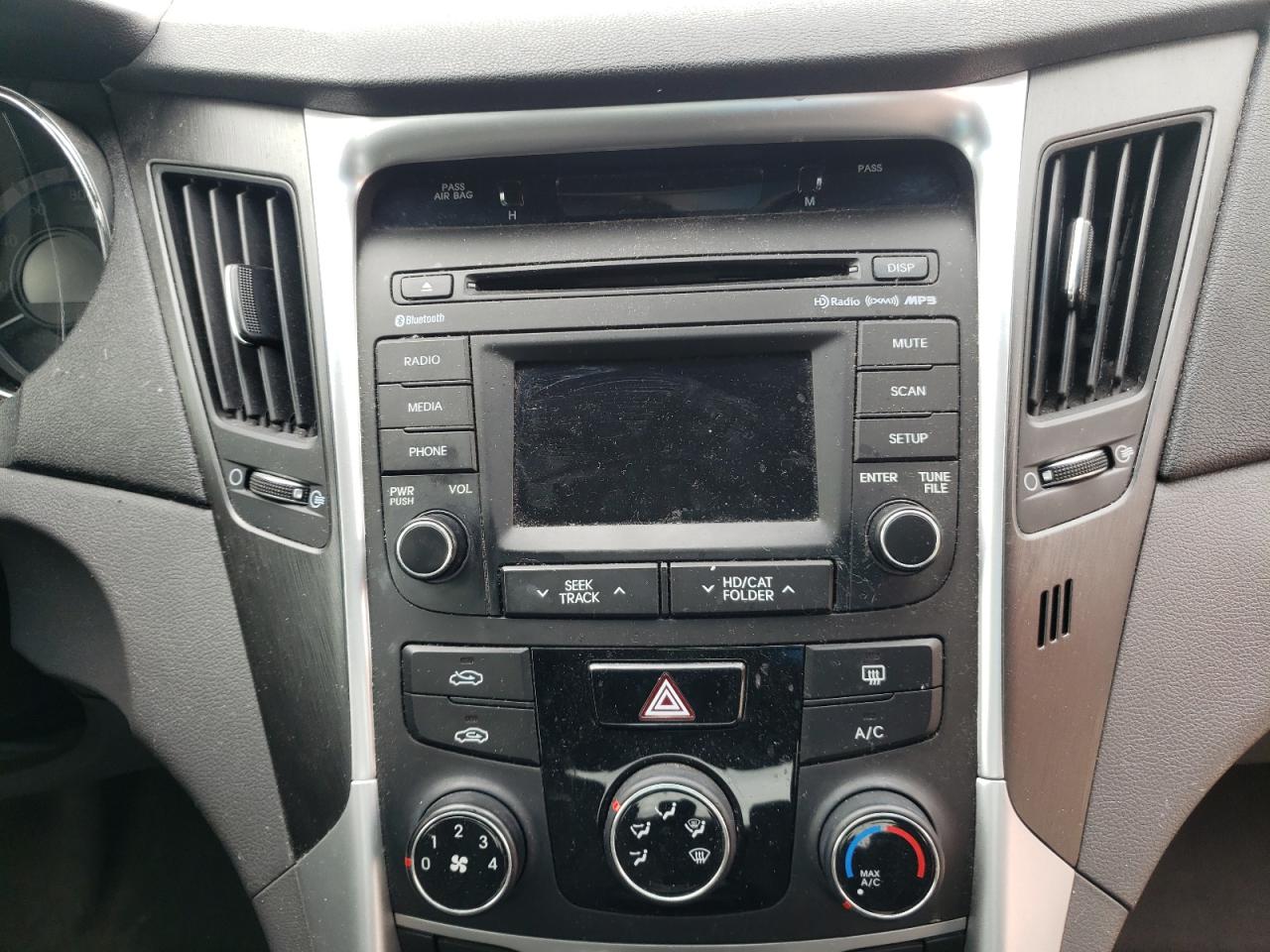 Photo 9 from auction – 2014 HYUNDAI SONATA GLS with VIN 5NPEB4AC5EH915341