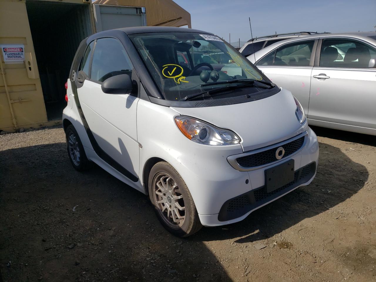 SMART FORTWO 2014 with VIN WMEEJ9AA5EK743376 - Photo from auction
