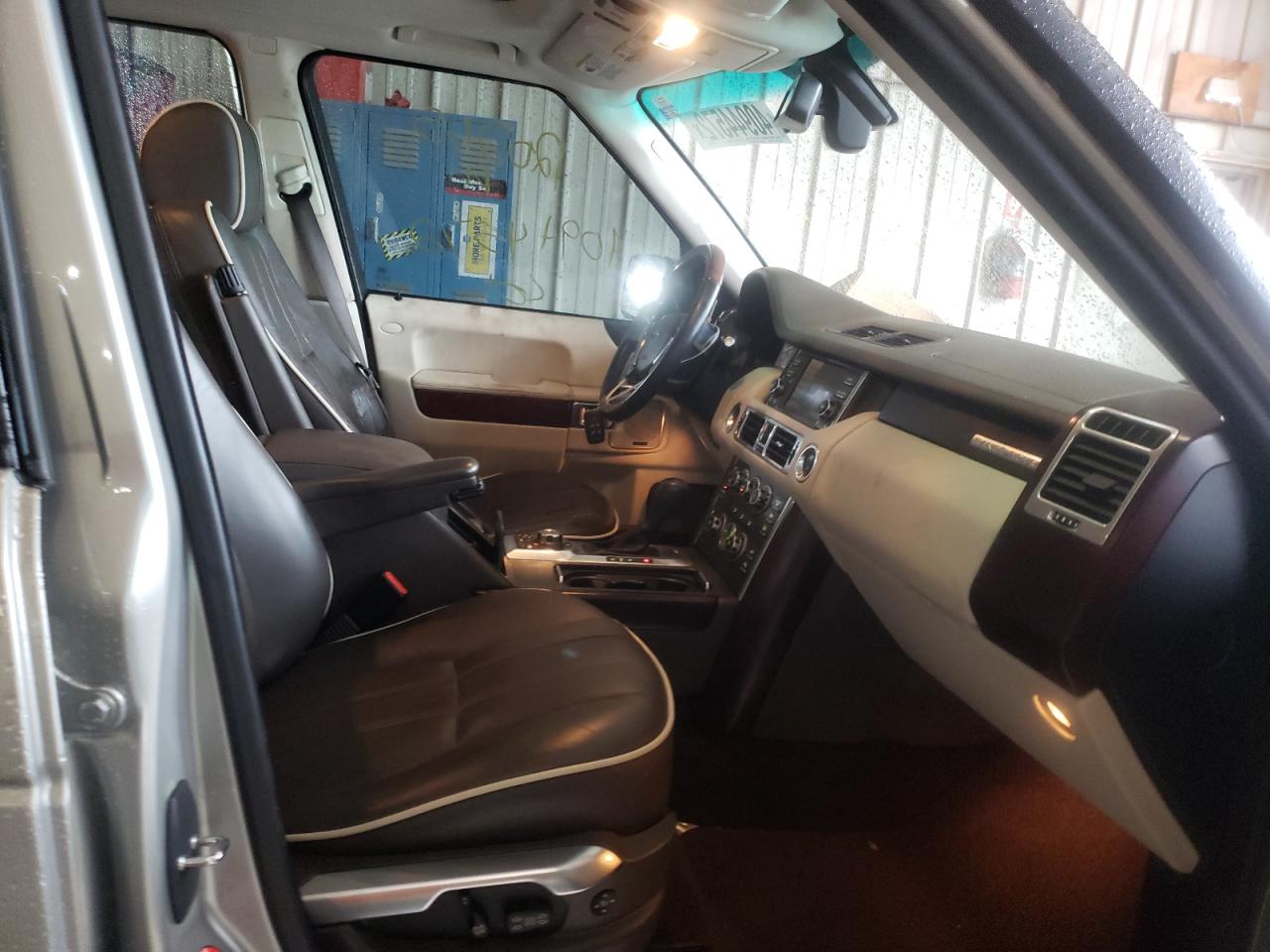 Photo 5 from auction – 2010 LAND ROVER RANGE ROVE with VIN SALMF1E49AA327986