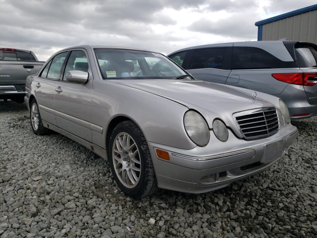 Photo 9 from auction – 2002 MERCEDES-BENZ E 320 with VIN WDBJF65J22B466266