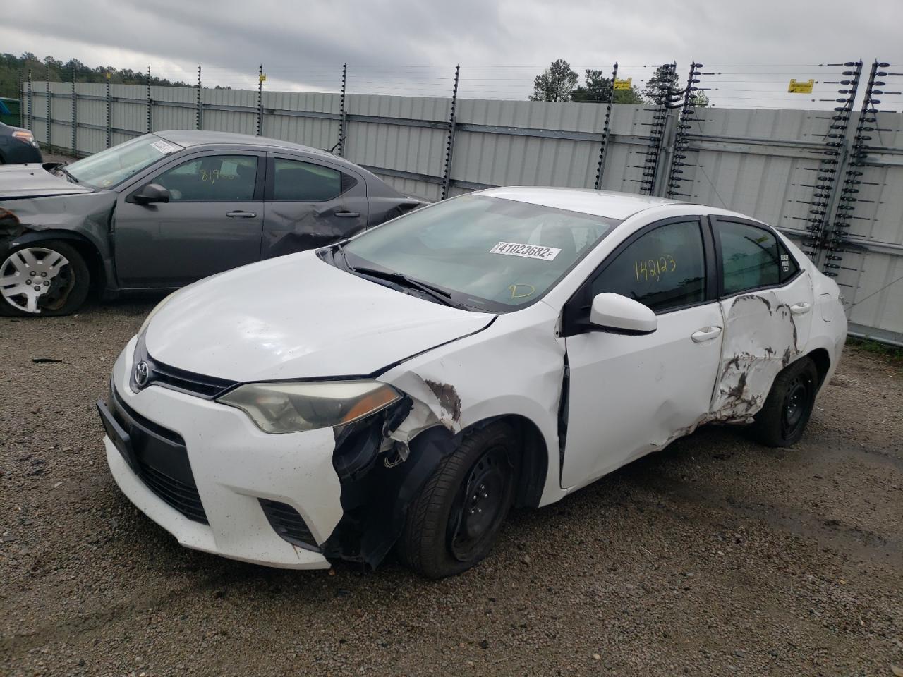 Photo 2 from auction – 2015 TOYOTA COROLLA L with VIN 2T1BURHE1FC251920