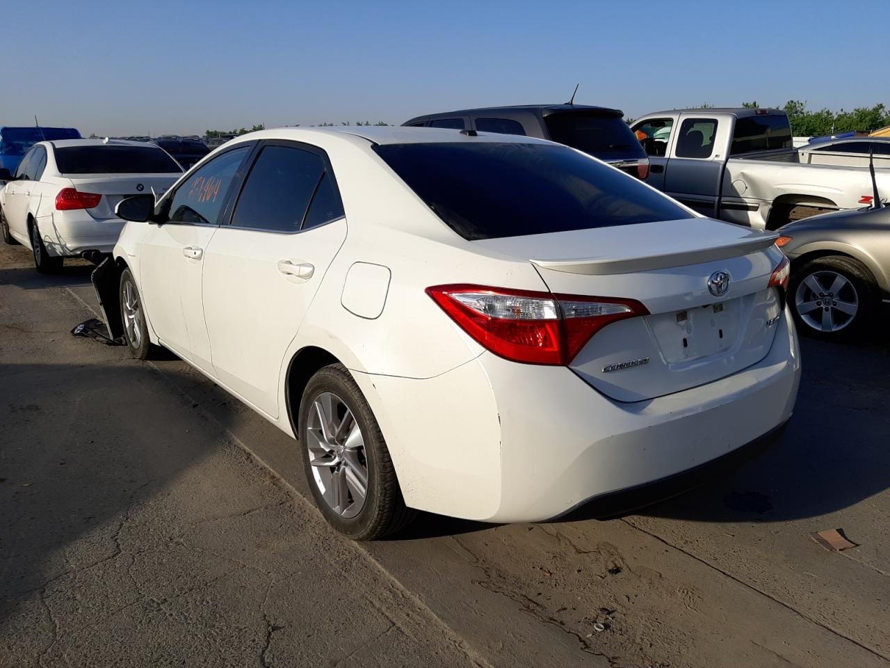 Photo 3 from auction – 2015 TOYOTA COROLLA EC with VIN 5YFBPRHEXFP343938