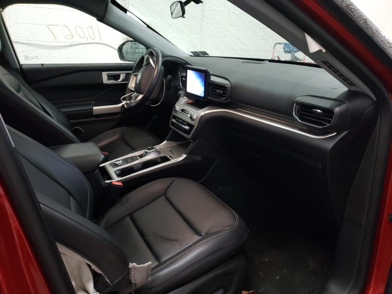 Photo 5 from auction – 2021 FORD EXPLORER X with VIN 1FMSK8DHXMGA76982