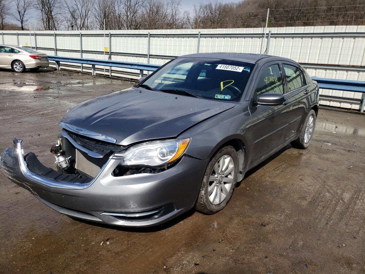 Photo 2 from auction – 2013 CHRYSLER 200 TOURIN with VIN 1C3CCBBG6DN703822