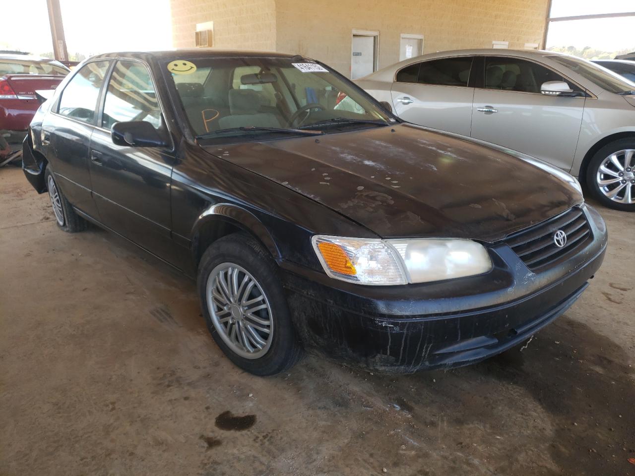 TOYOTA CAMRY CE 2000 with VIN JT2BG22K9Y0432119 - Photo from auction