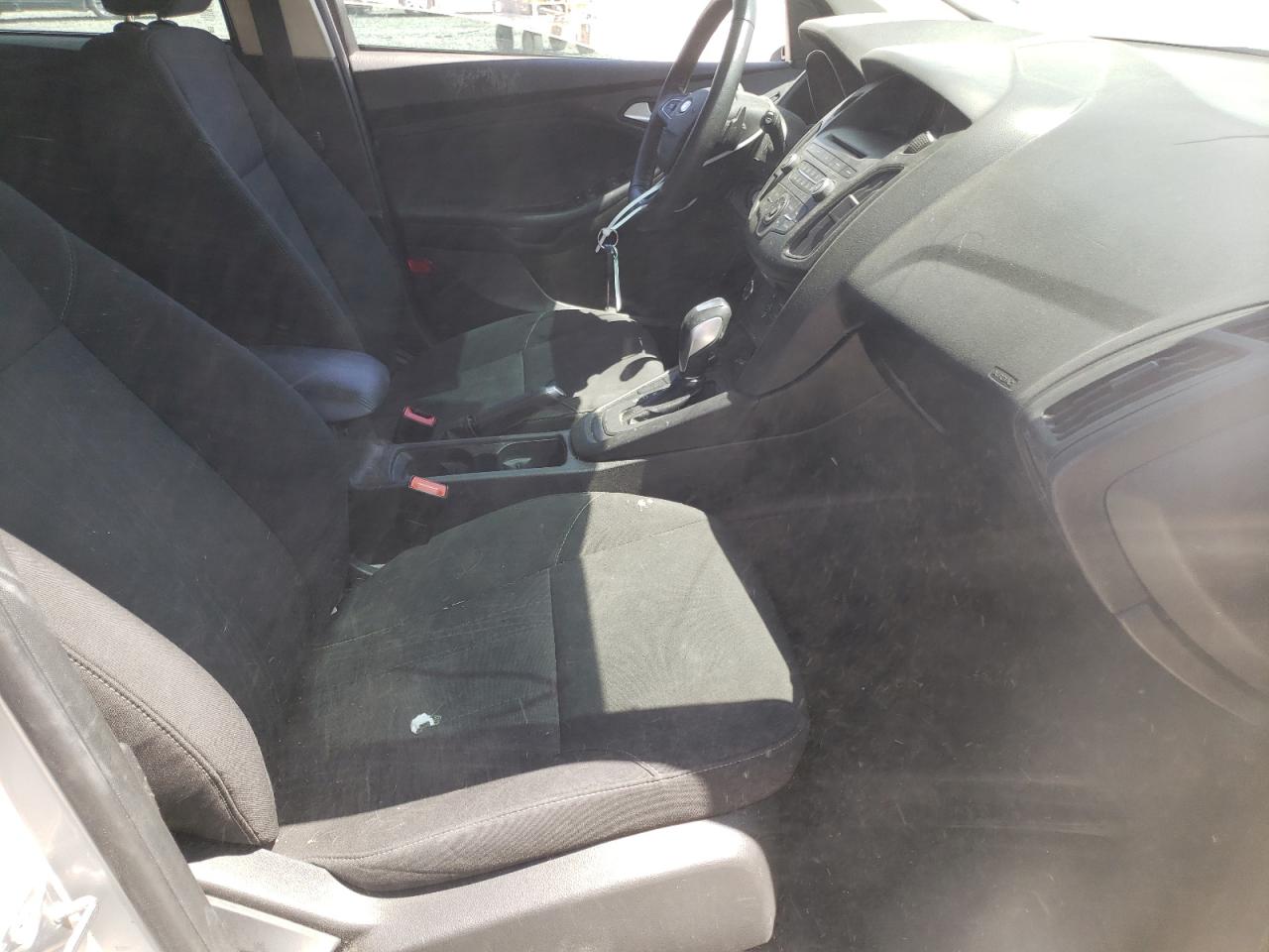 Photo 5 from auction – 2015 FORD FOCUS SE with VIN 1FADP3K20FL354157