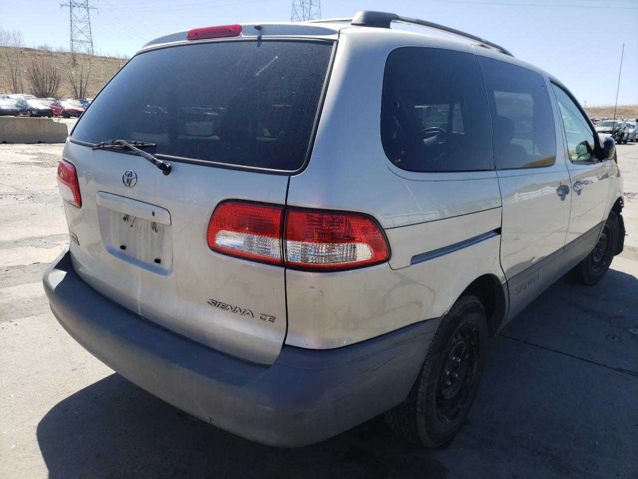 Photo 4 from auction – 2002 TOYOTA SIENNA CE with VIN 4T3ZF19C32U489114