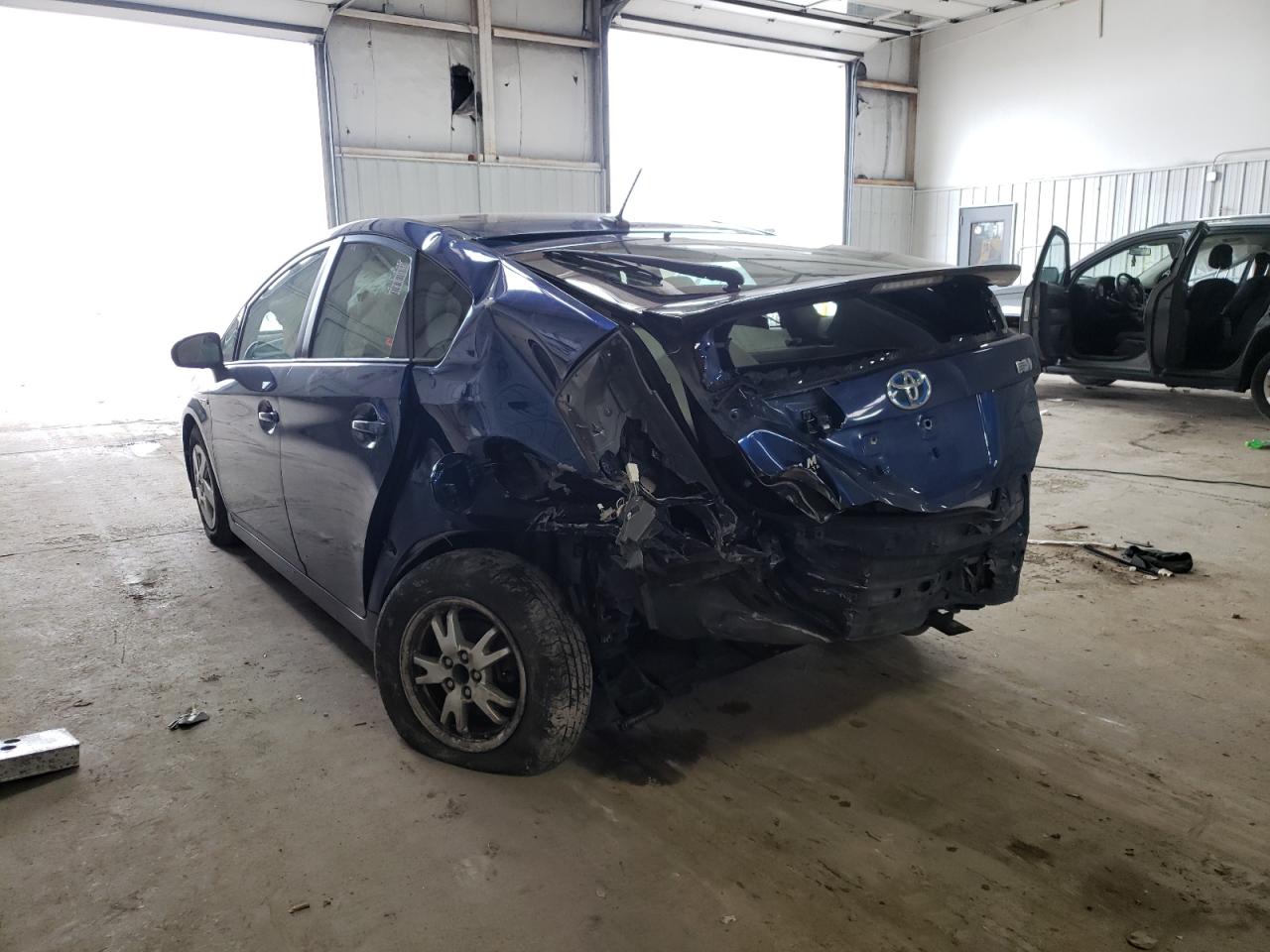 Photo 3 from auction – 2010 TOYOTA PRIUS with VIN JTDKN3DU8A0076639