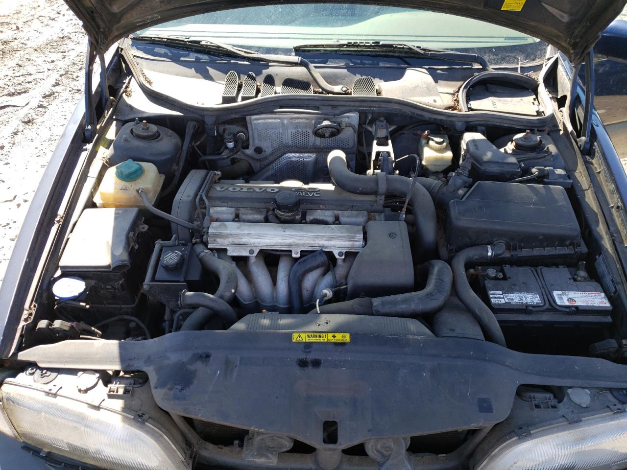 Photo 7 from auction – 1998 VOLVO V70 XC with VIN YV1LZ5643W2525944