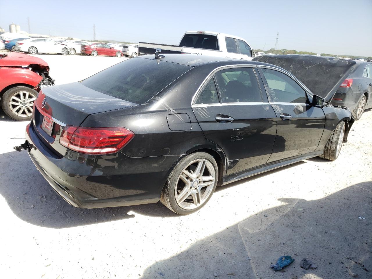 Photo 4 from auction – 2014 MERCEDES-BENZ E 350 with VIN WDDHF5KBXEA900702