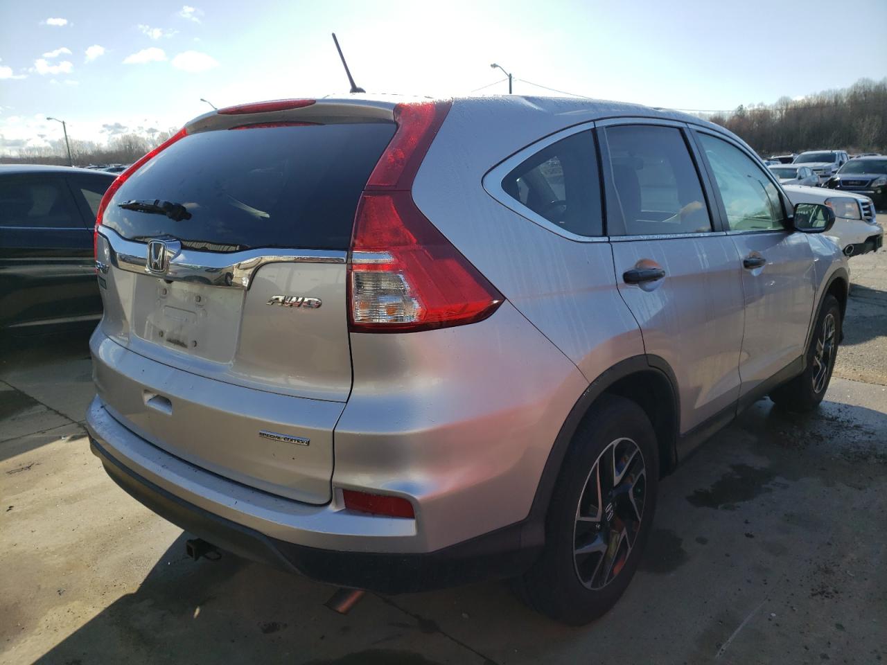 Photo 4 from auction – 2016 HONDA CR-V SE with VIN 2HKRM4H47GH637331