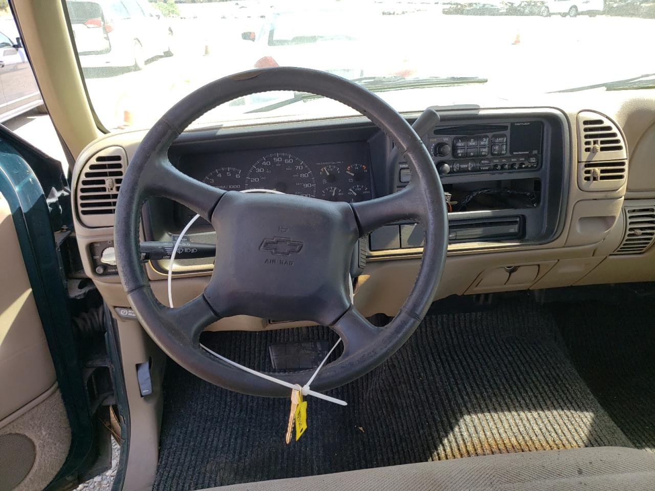 Photo 9 from auction – 1998 CHEVROLET GMT-400 C1 with VIN 2GCEC19R5W1170484