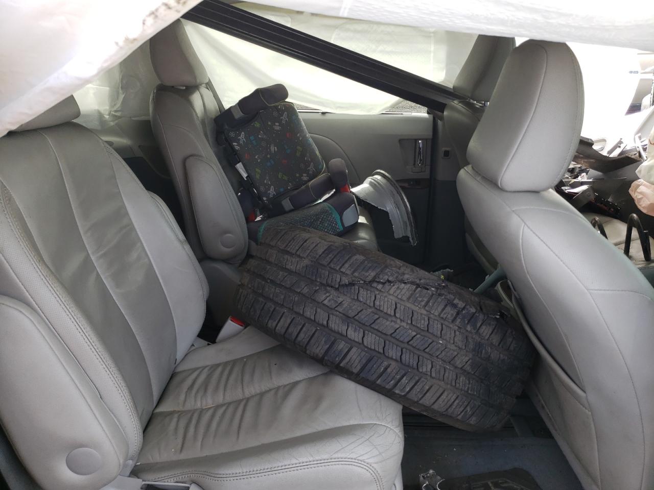 Photo 6 from auction – 2014 TOYOTA SIENNA XLE with VIN 5TDDK3DC7ES092777