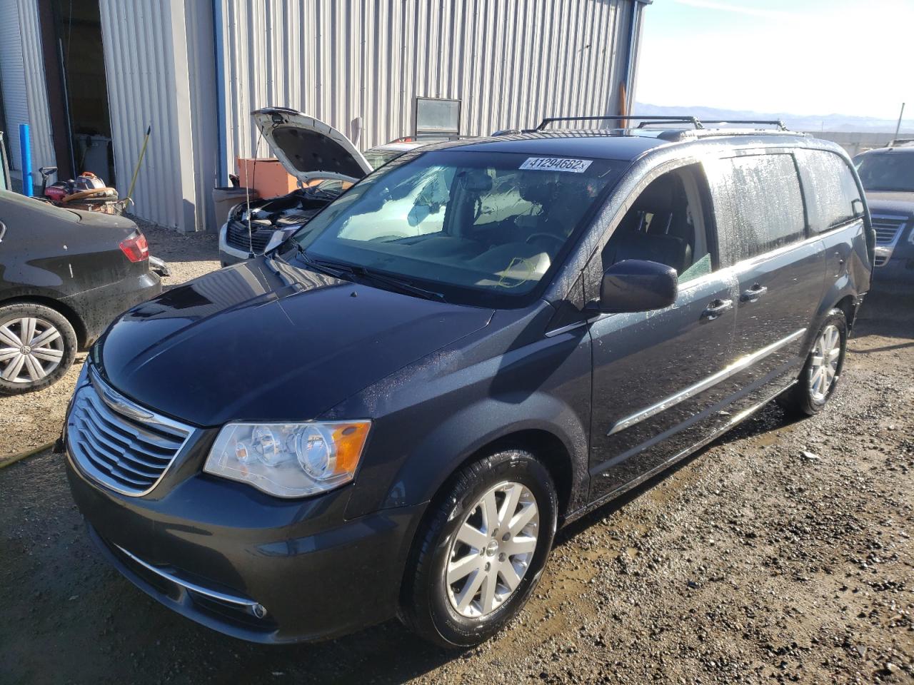 Photo 2 from auction – 2014 CHRYSLER TOWN & COU with VIN 2C4RC1BG9ER382377