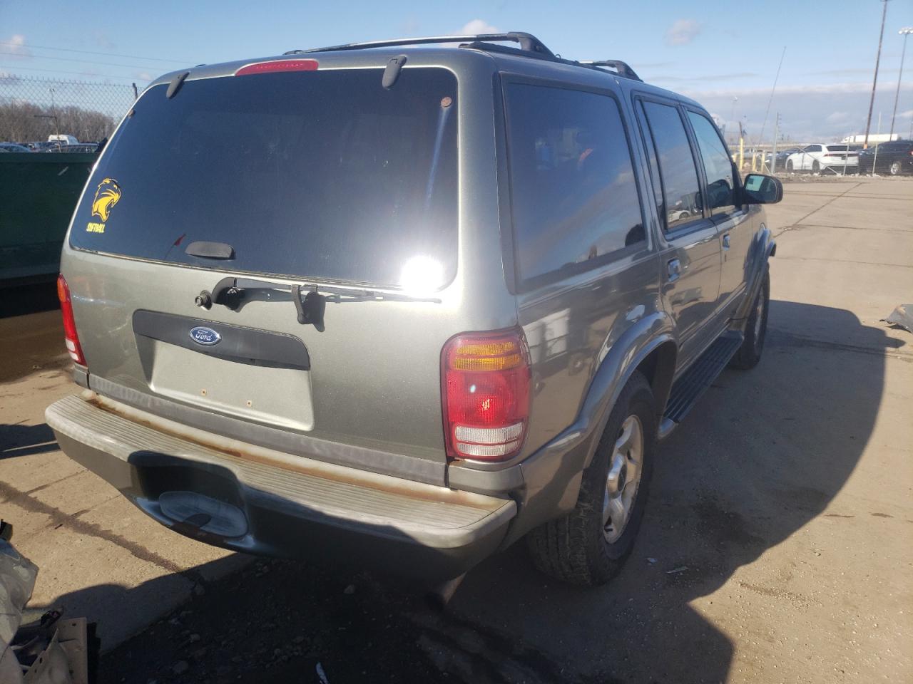 Photo 4 from auction – 2000 FORD EXPLORER L with VIN 1FMZU85P8YZB21250