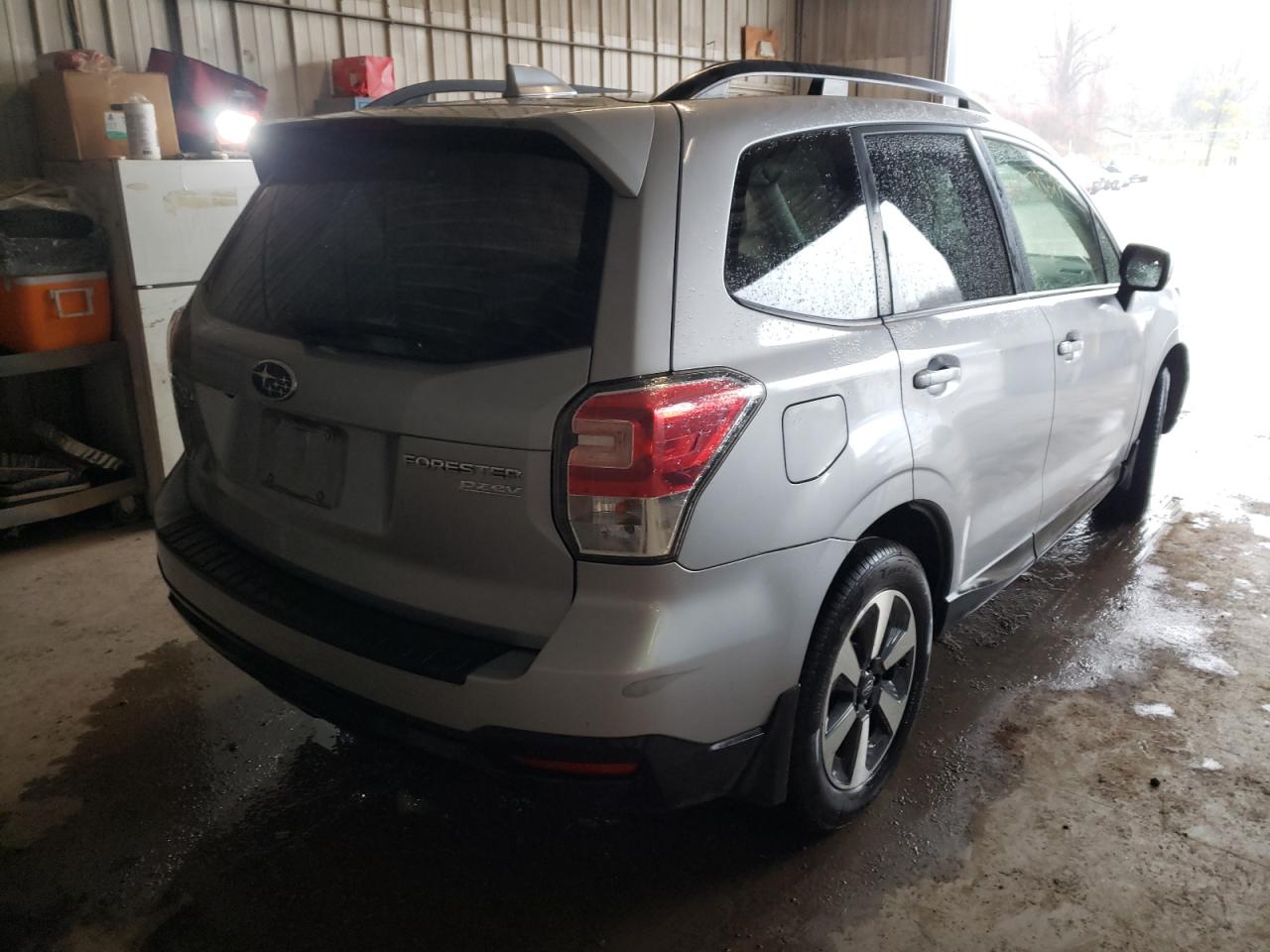 Photo 4 from auction – 2017 SUBARU FORESTER 2 with VIN JF2SJAECXHH468380