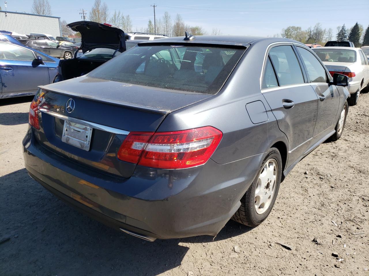 Photo 4 from auction – 2011 MERCEDES-BENZ E 350 with VIN WDDHF5GB5BA331312