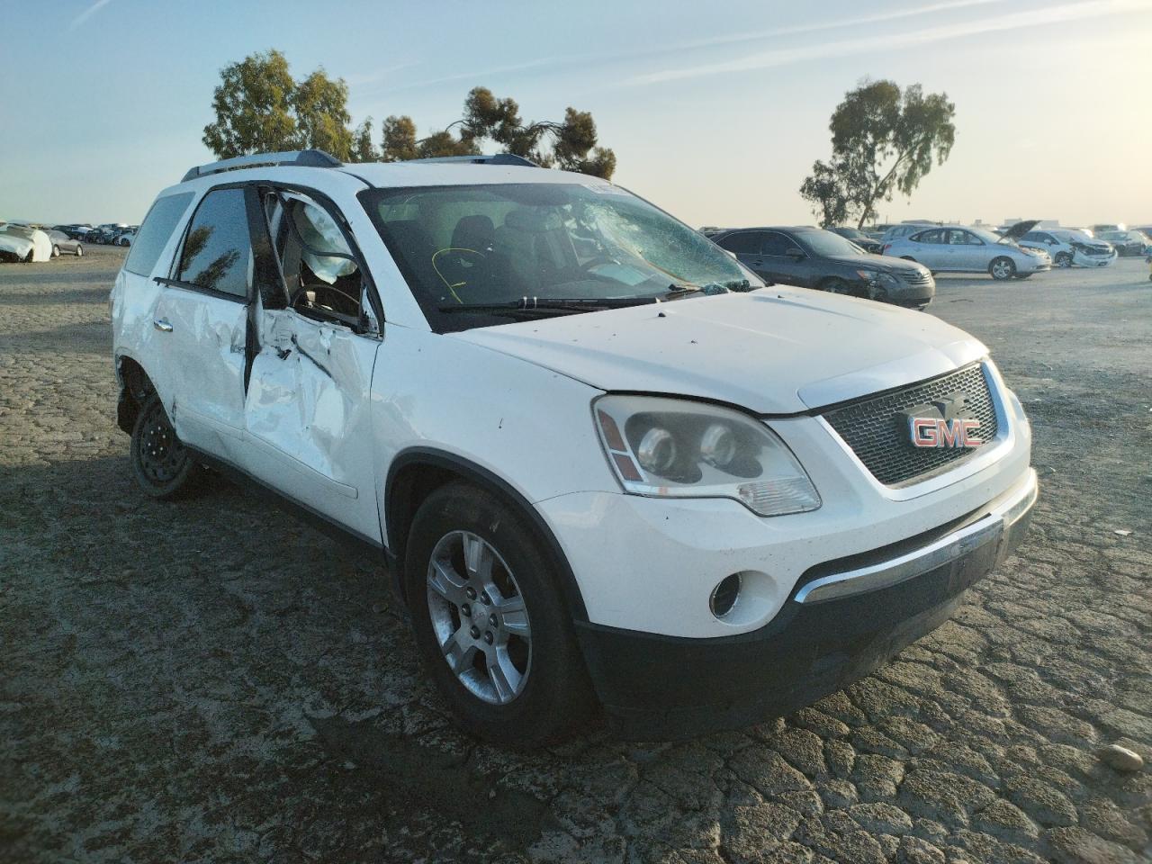 GMC ACADIA SLE 2011 with VIN 1GKKRNEDXBJ413357 - Photo from auction