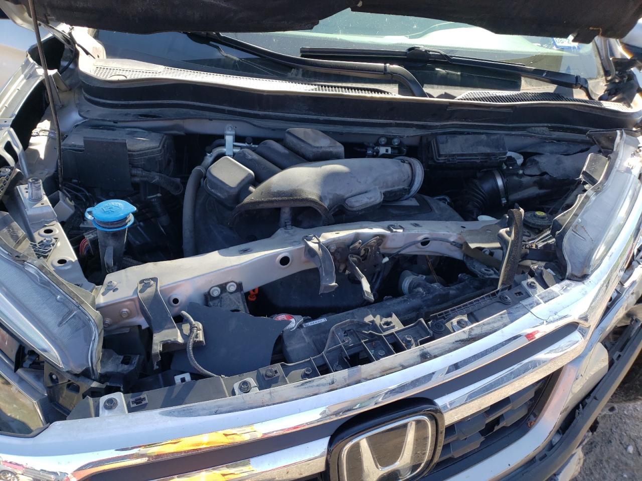 Photo 7 from auction – 2017 HONDA RIDGELINE with VIN 5FPYK3F73HB011856