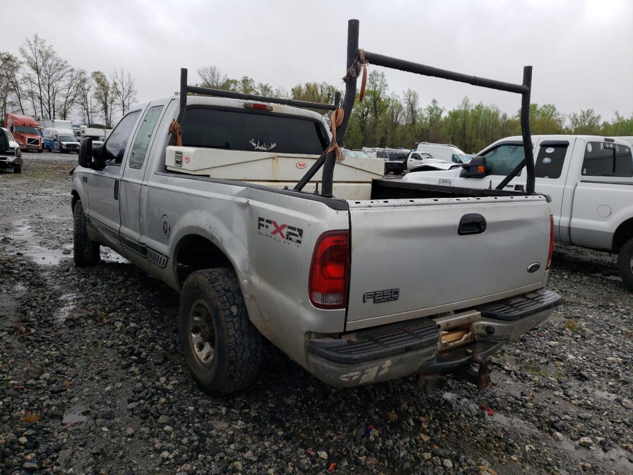 Photo 3 from auction – 2004 FORD F250 with VIN 1FTNX20L04EA73322