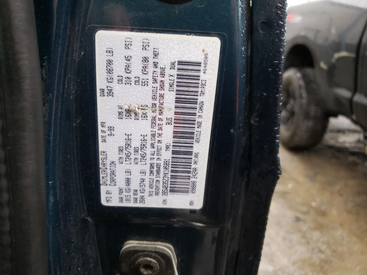 Photo 10 from auction – 2000 DODGE RAM WAGON with VIN 2B5WB35Z3YK105891