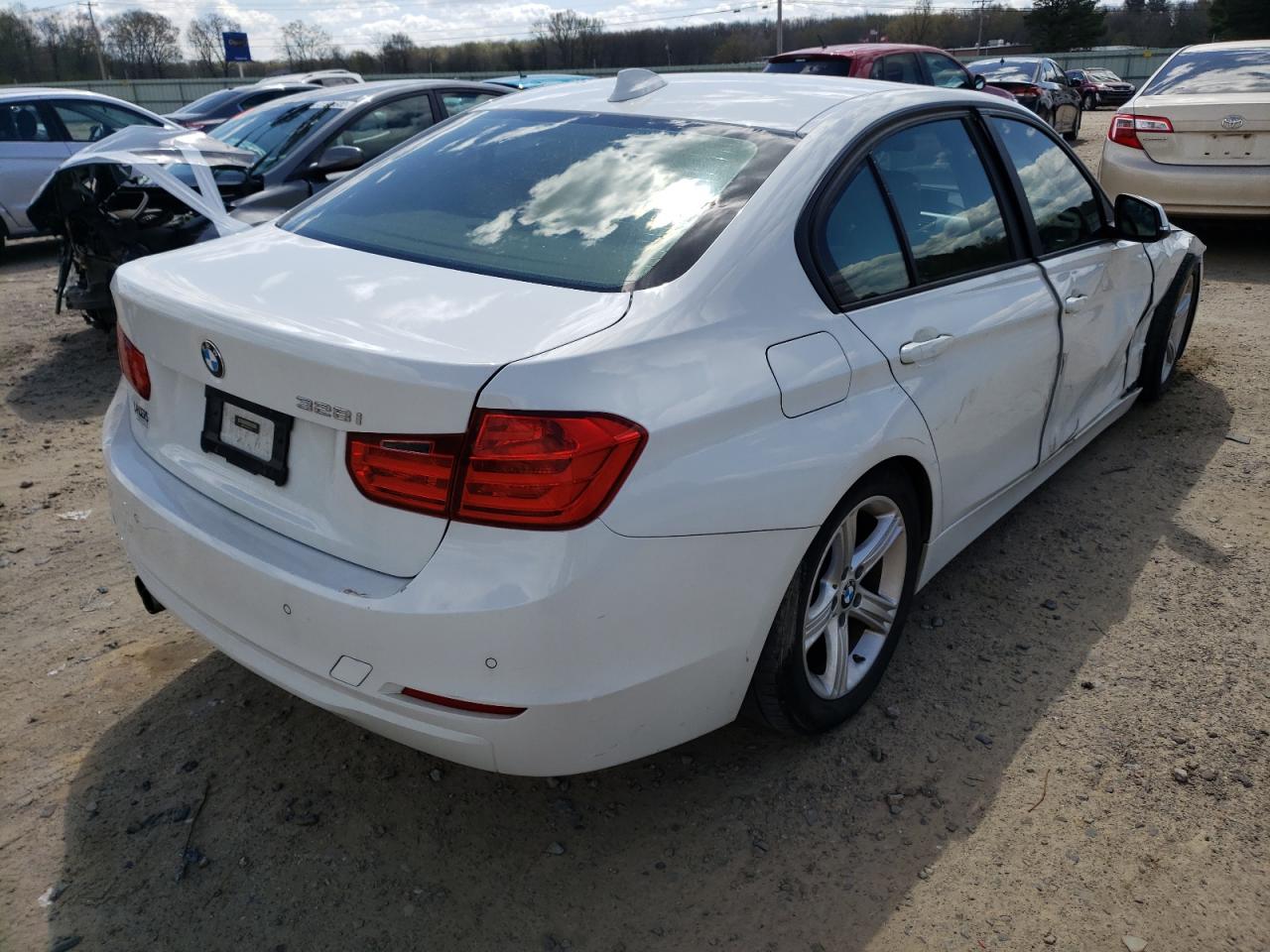 Photo 4 from auction – 2013 BMW 328 I with VIN WBA3A5C56DF601931