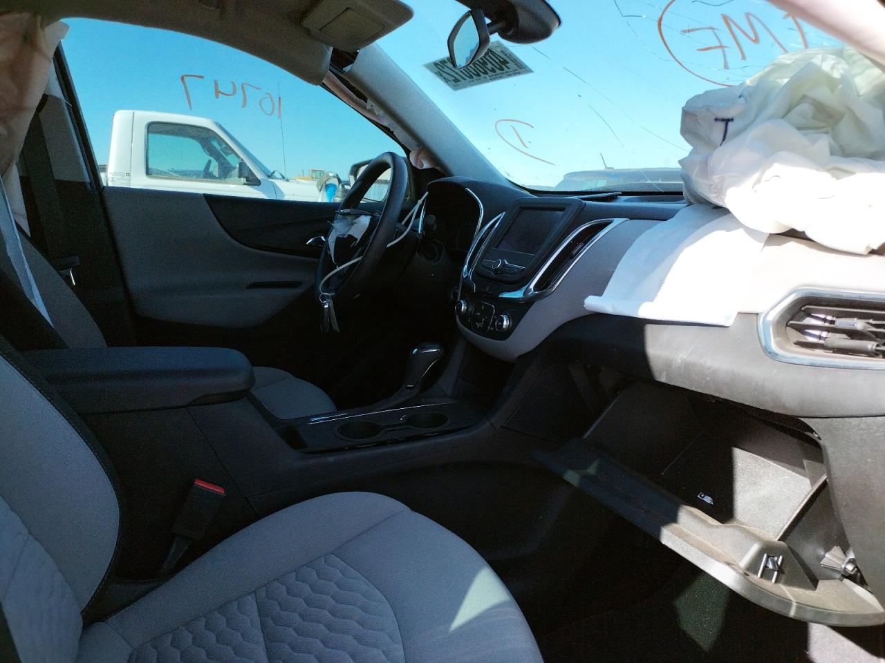 Photo 5 from auction – 2020 CHEVROLET EQUINOX LS with VIN 2GNAXHEV9L6283360