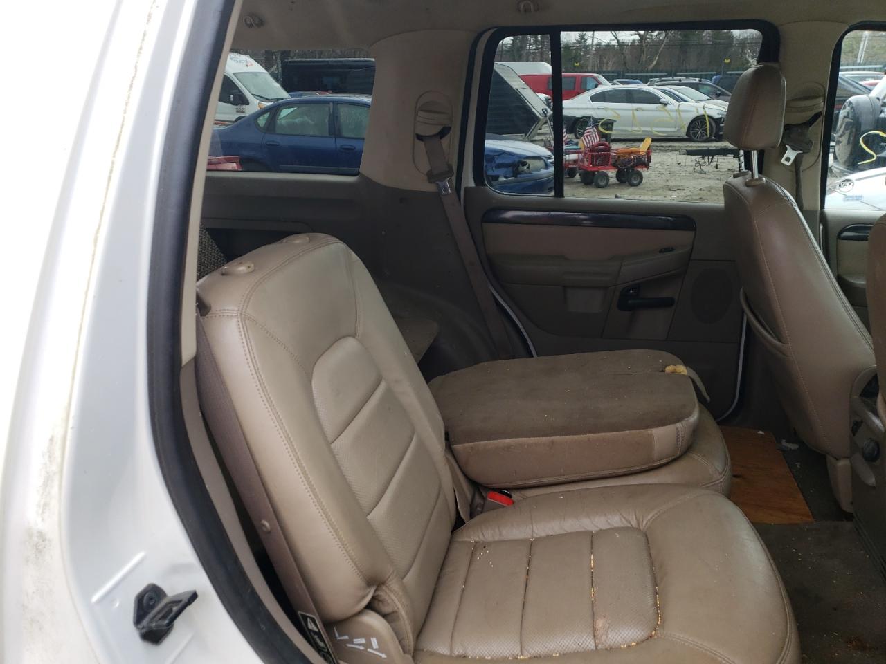 Photo 6 from auction – 2002 FORD EXPLORER L with VIN 1FMZU75E12ZA77382