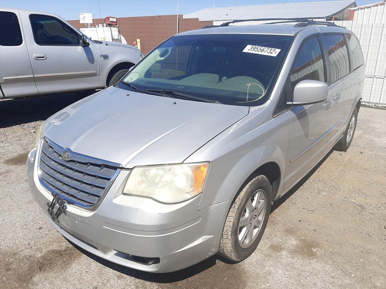 Photo 2 from auction – 2010 CHRYSLER TOWN & COU with VIN 2A4RR5D15AR289181