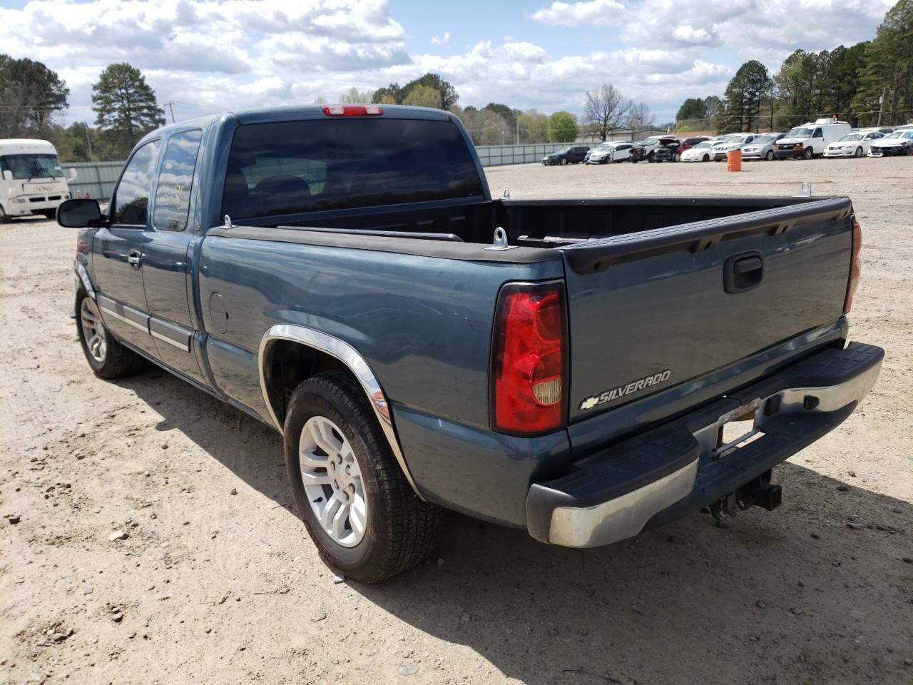 Photo 3 from auction – 2006 CHEVROLET SILVERADO with VIN 1GCEC19Z96Z264617