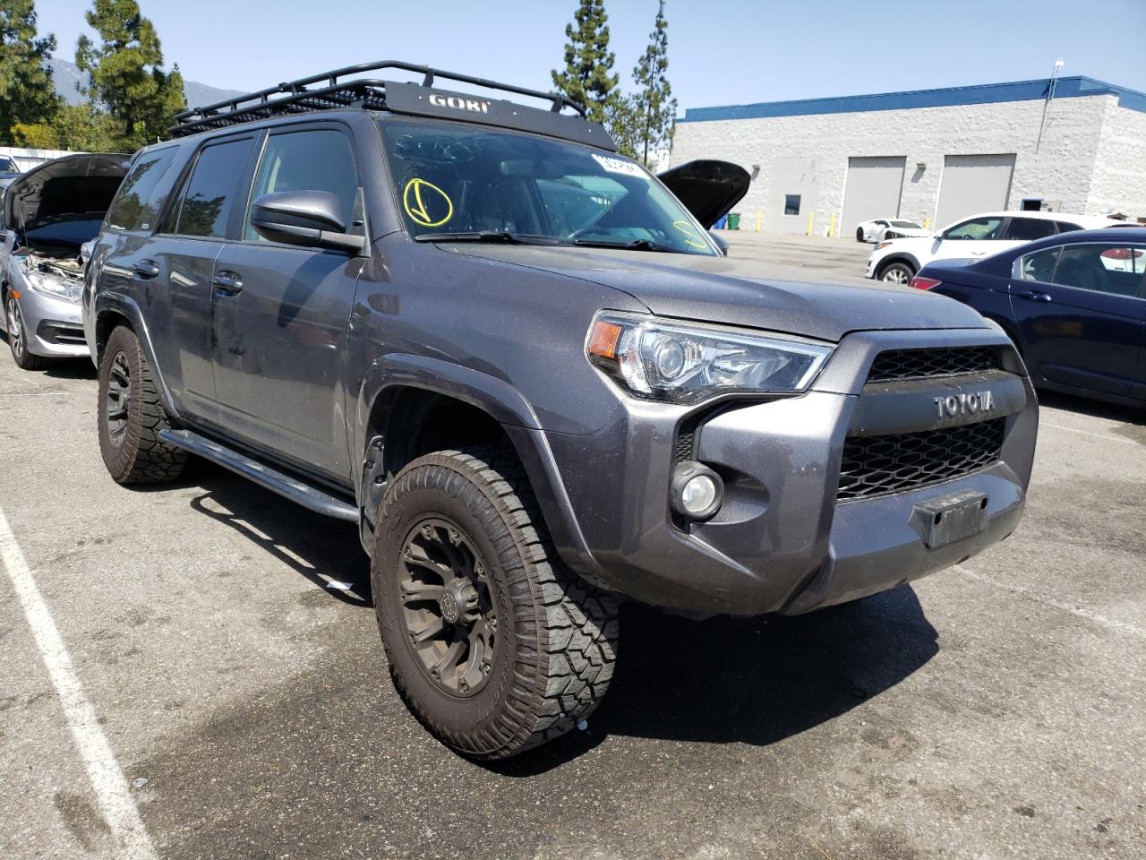 TOYOTA 4RUNNER SR 2017 with VIN JTEZU5JR4H5155683 - Photo from auction