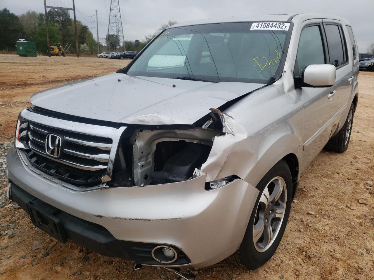 Photo 2 from auction – 2015 HONDA PILOT SE with VIN 5FNYF4H32FB076241