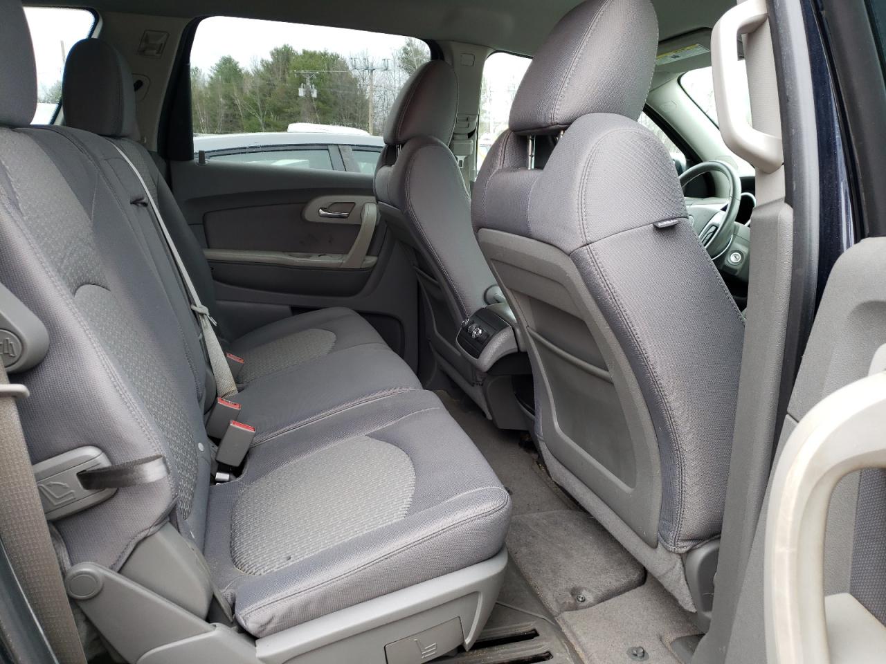 Photo 6 from auction – 2011 CHEVROLET TRAVERSE L with VIN 1GNKVFED5BJ419328