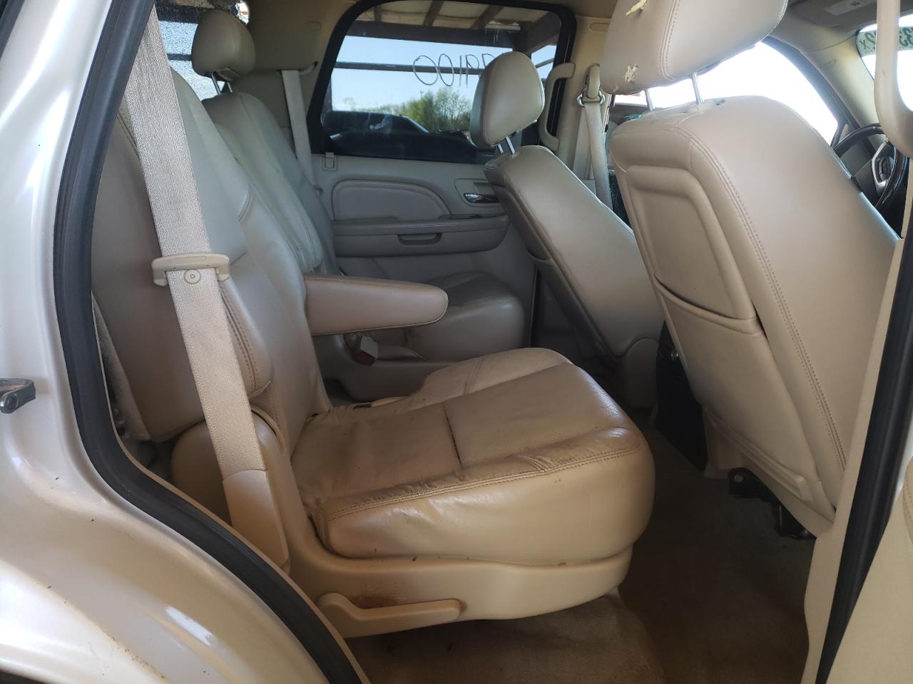 Photo 6 from auction – 2010 CADILLAC ESCALADE with VIN 1GYUCAEF6AR289419