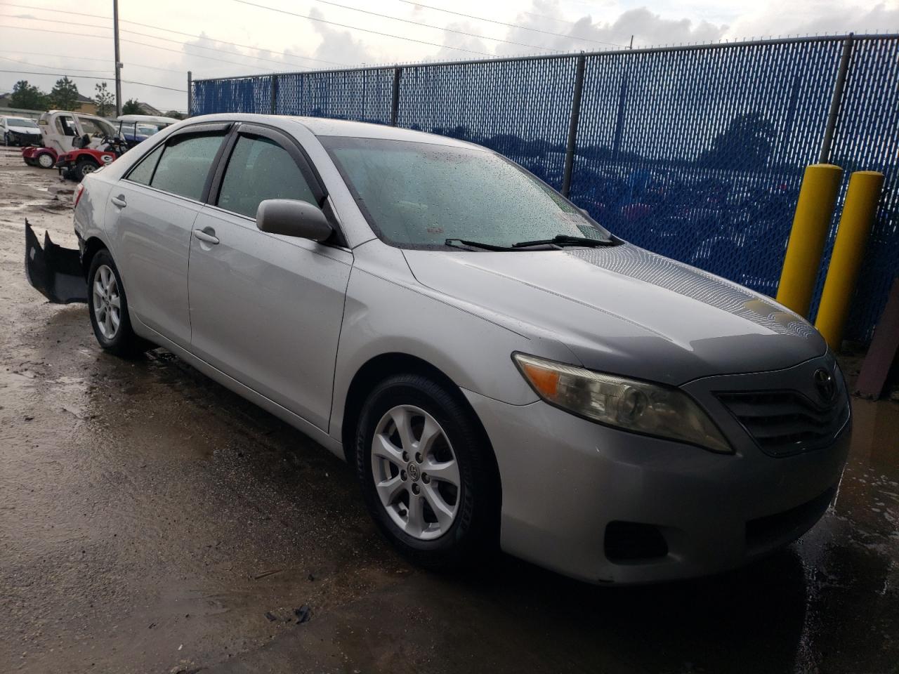 TOYOTA CAMRY BASE 2011 with VIN 4T1BF3EK1BU700183 - Photo from auction