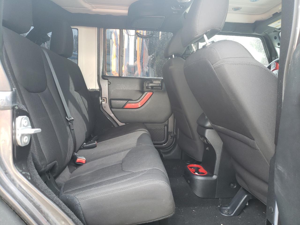Photo 6 from auction – 2016 JEEP WRANGLER U with VIN 1C4BJWDG4GL268896