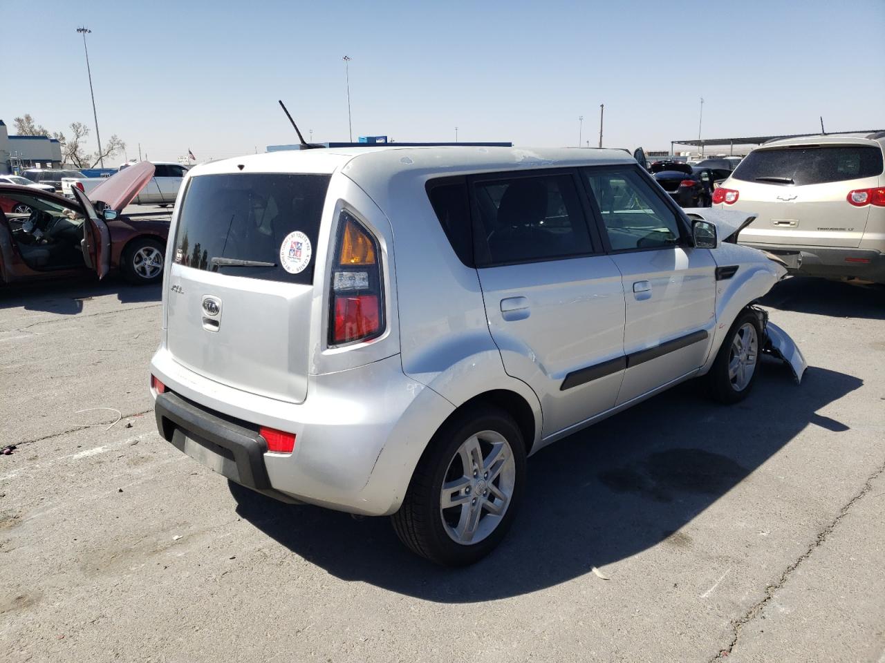 Photo 4 from auction – 2010 KIA SOUL with VIN KNDJT2A2XA7123904