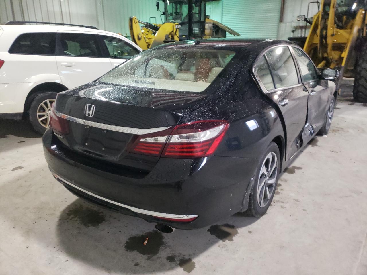 Photo 4 from auction – 2017 HONDA ACCORD EXL with VIN 1HGCR2F86HA049948