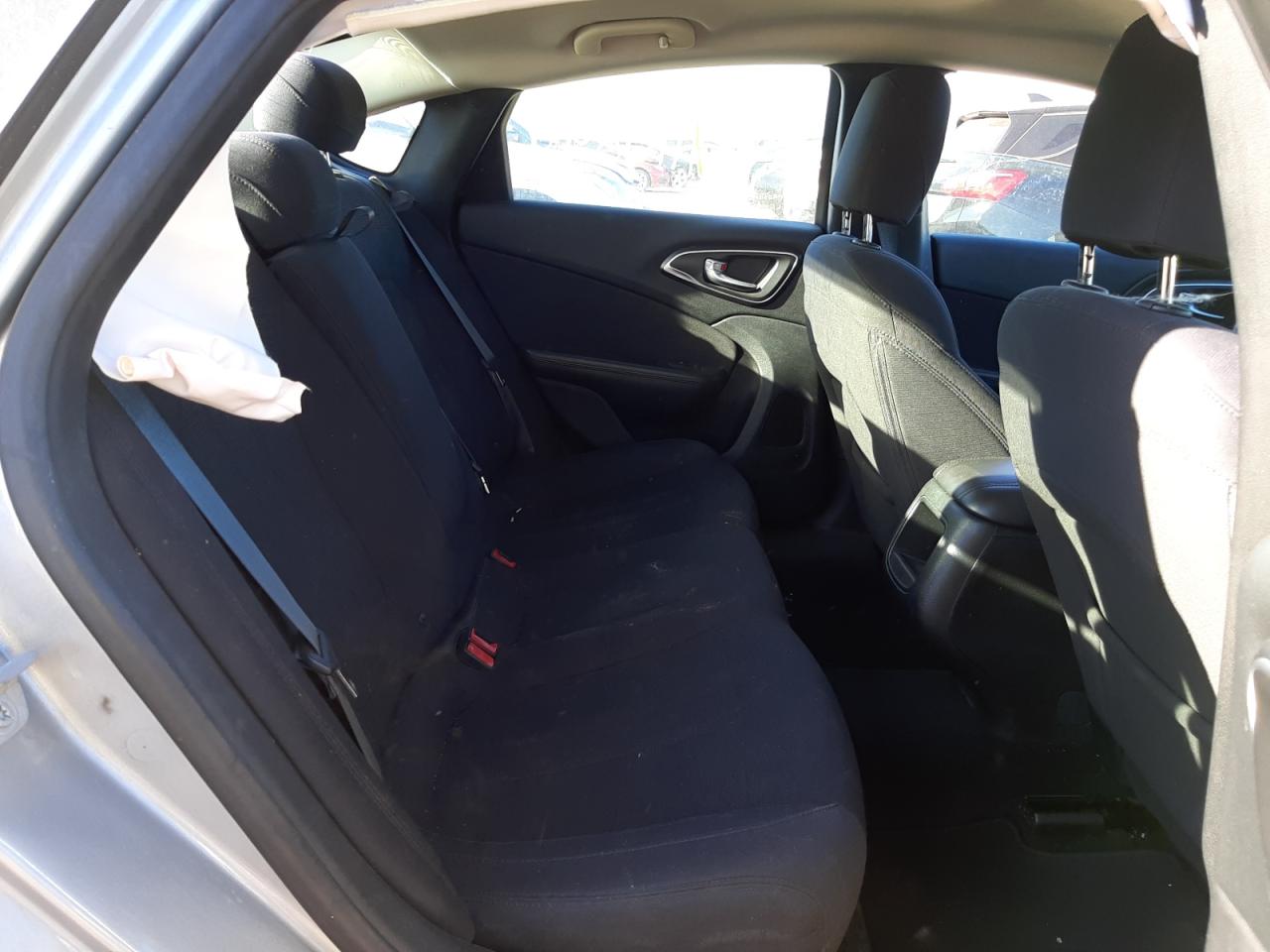 Photo 6 from auction – 2015 CHRYSLER 200 LIMITE with VIN 1C3CCCAB1FN612813