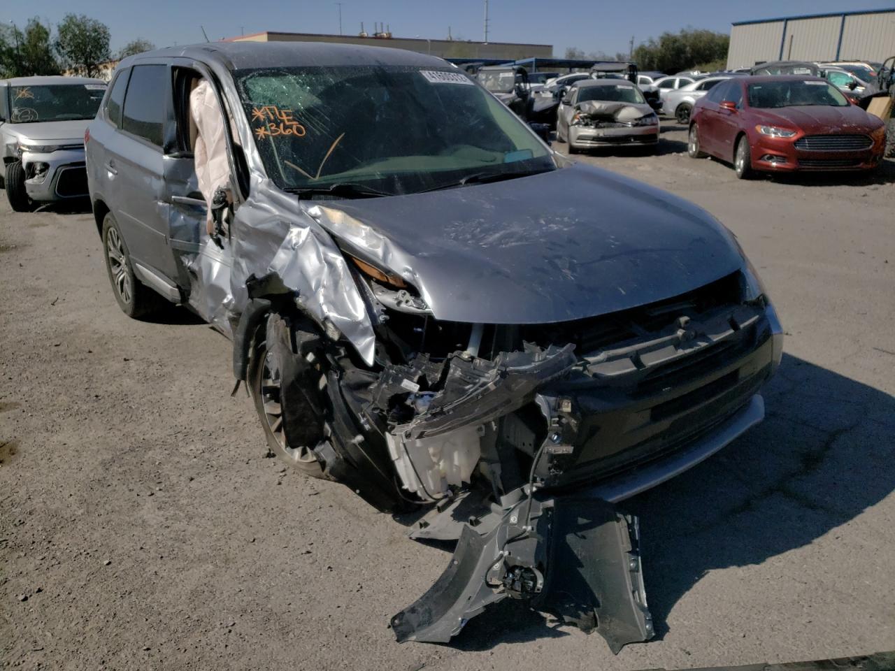 MITSUBISHI OUTLANDER 2016 z numerem VIN JA4AD3A37GZ028901 - Zdjęcie z aukcji
