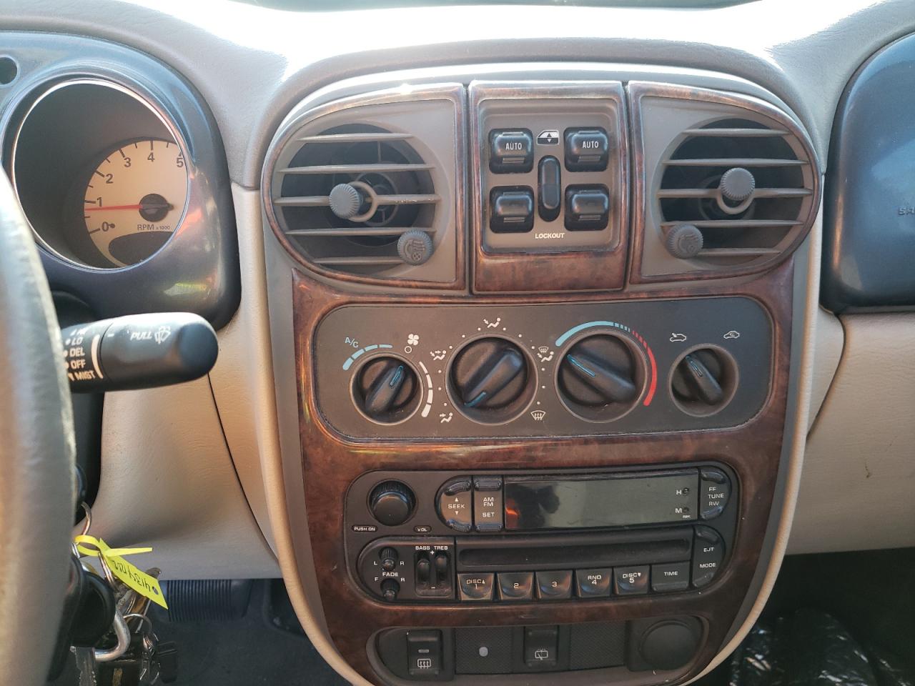 Photo 9 from auction – 2003 CHRYSLER PT CRUISER with VIN 3C4FY48B23T569701