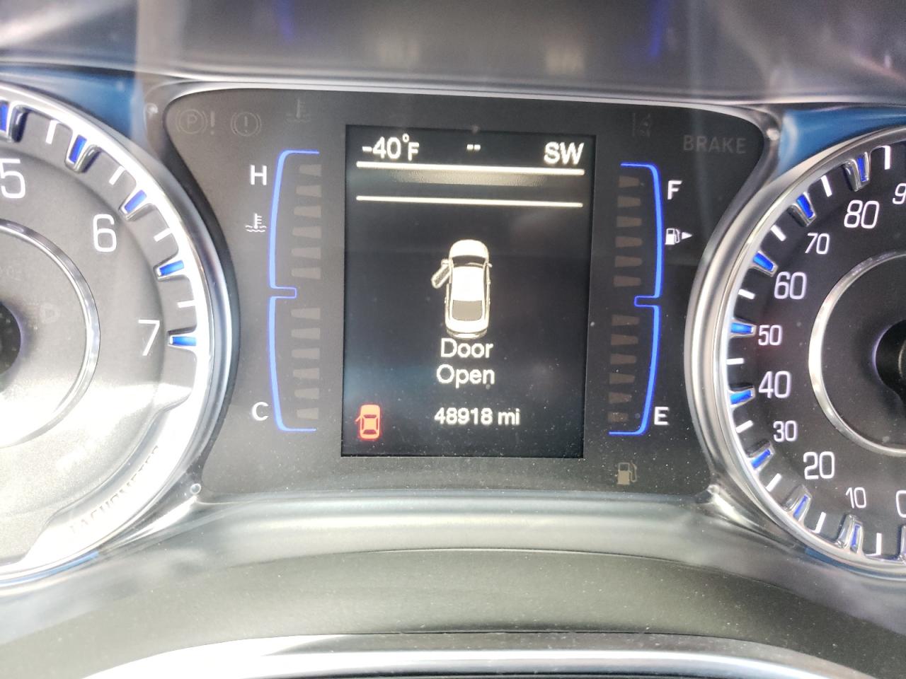 Photo 8 from auction – 2017 CHRYSLER 200 LIMITE with VIN 1C3CCCAB1HN507384