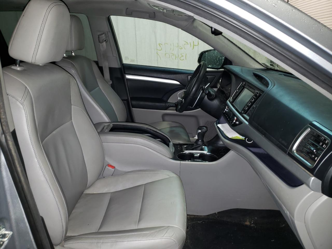 Photo 5 from auction – 2014 TOYOTA HIGHLANDER with VIN 5TDJKRFH1ES020438