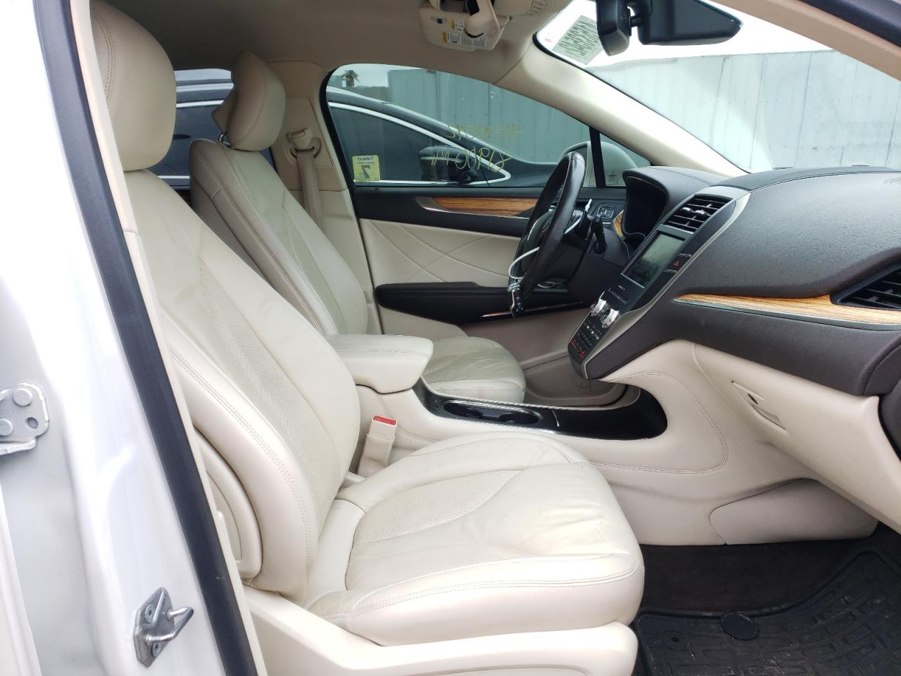 Фото 5 с аукциона – 2015 LINCOLN MKC с VIN 5LMCJ2A96FUJ27395