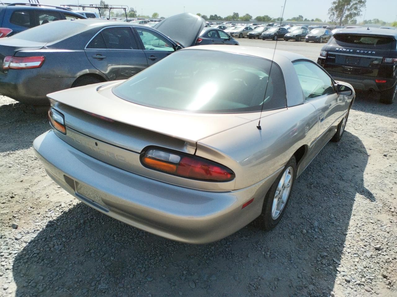 Photo 4 from auction – 2002 CHEVROLET CAMARO with VIN 2G1FP22K622140127