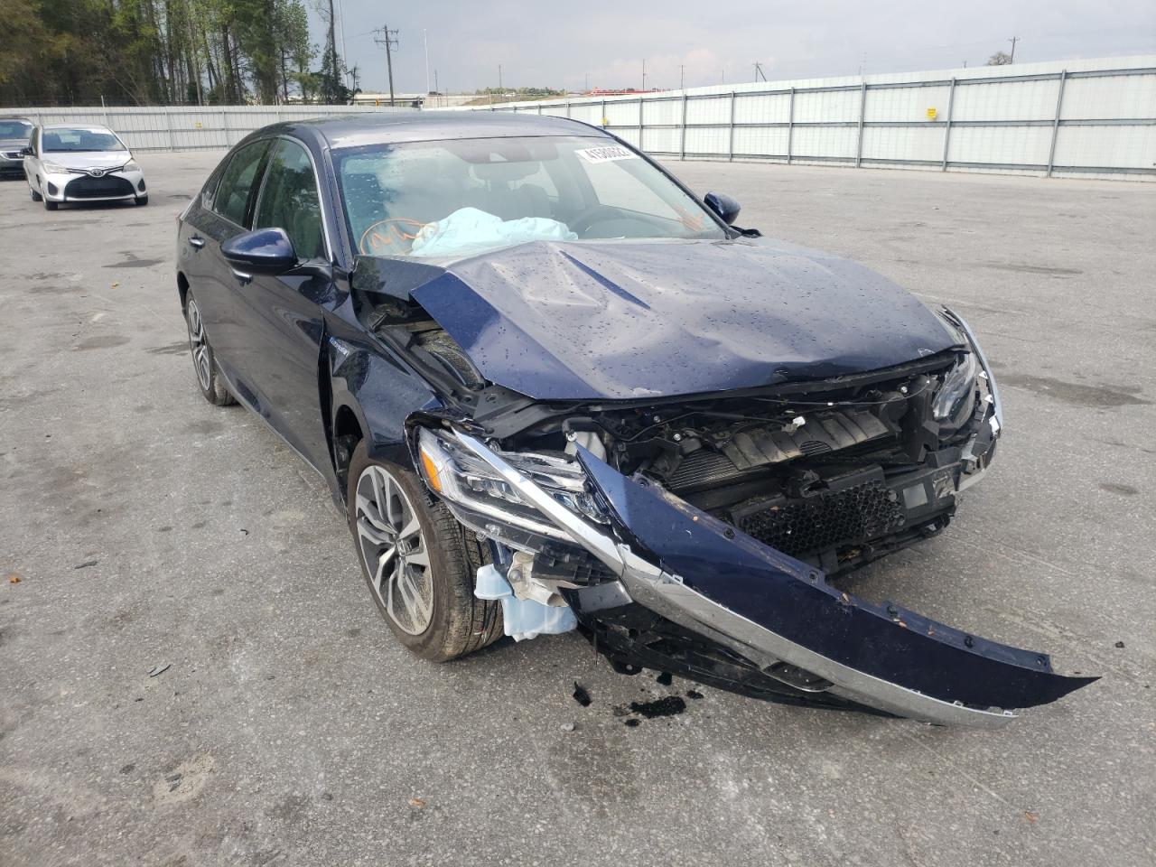 HONDA ACCORD TOU 2019 with VIN 1HGCV3F95KA016814 - Photo from auction