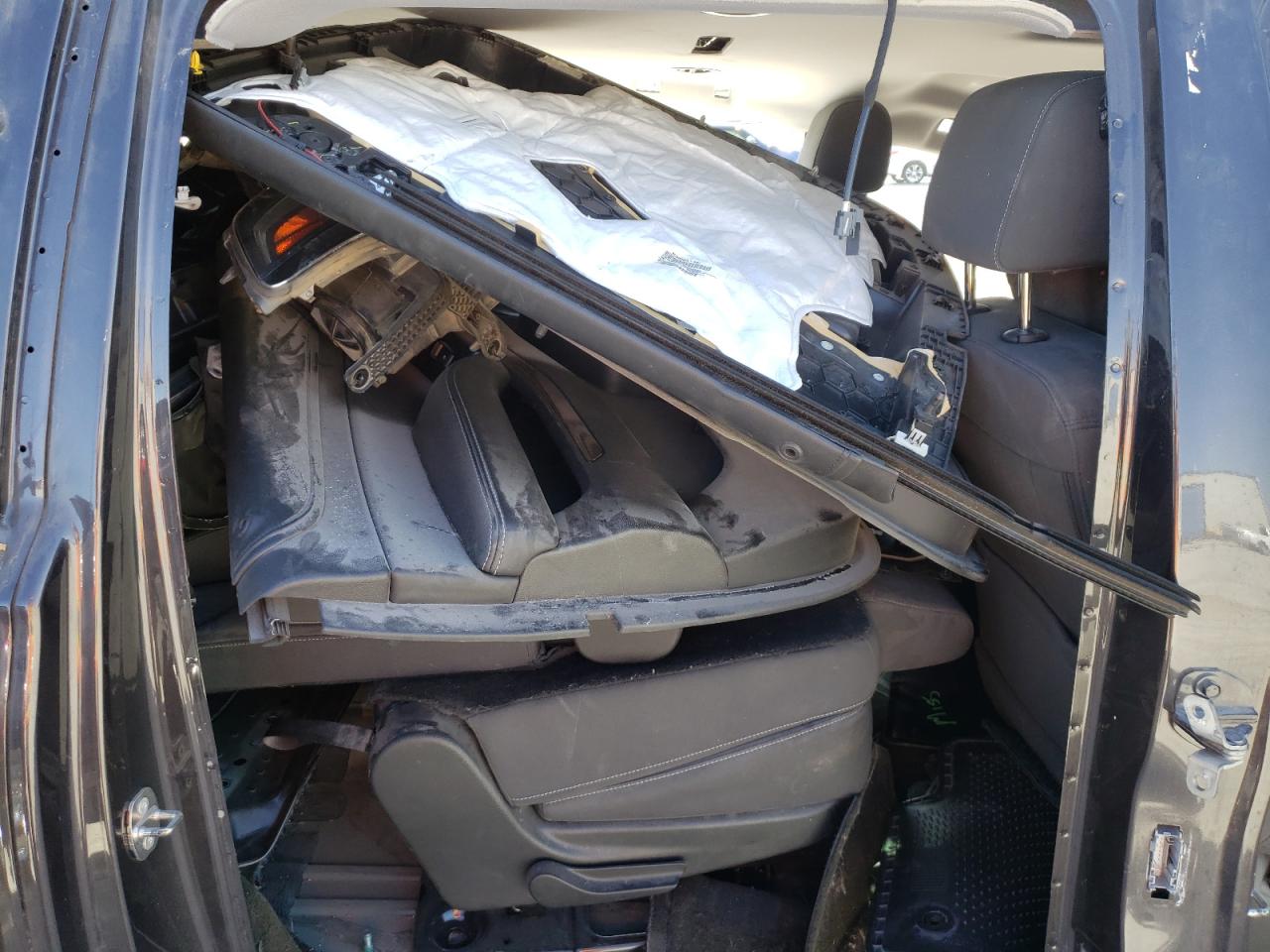 Photo 6 from auction – 2016 CHEVROLET SUBURBAN C with VIN 1GNSCGKC5GR194439